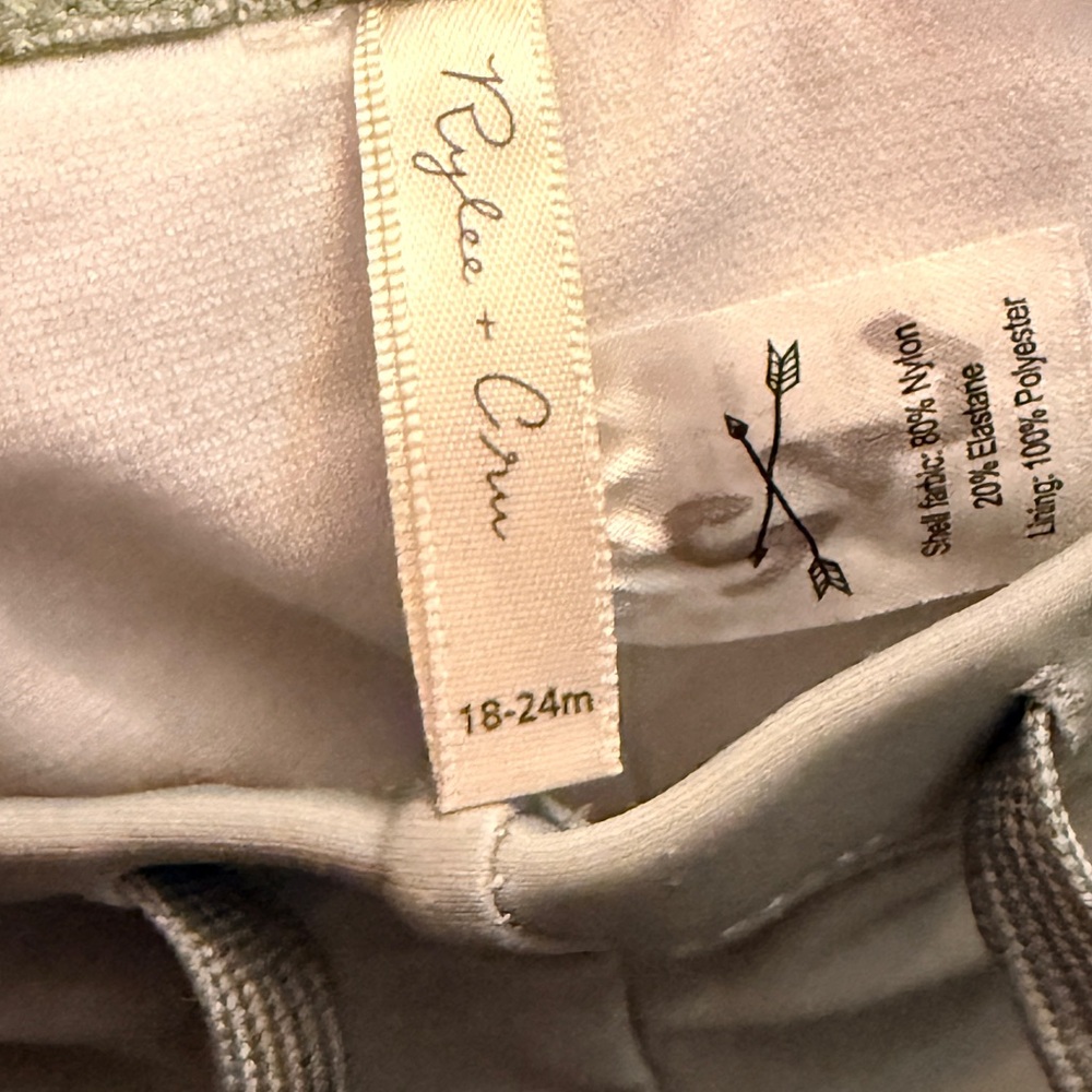 Rylee + Cru Shorts - Picture 3 of 4
